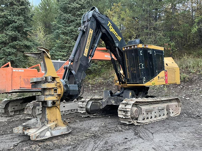 For projects anywhere in BC and Alberta, Double T Dirtworx offers logging and hauling services.
